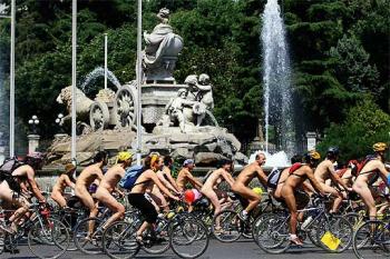Nudismo y bicicletas en Madrid