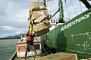 La Autoridad Portuaria de Cartagena deniega el acceso al barco de Greenpeace